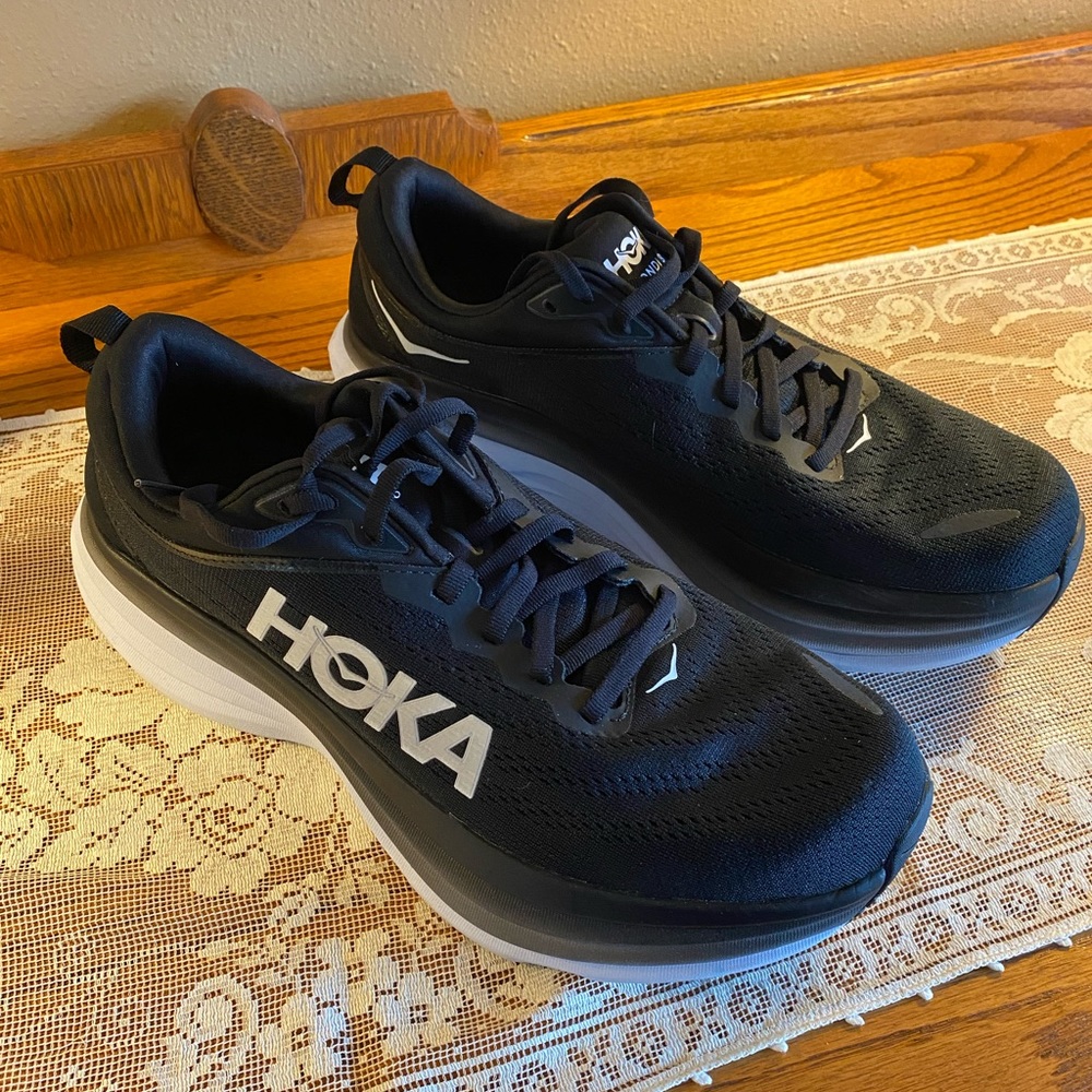 Hoka Bondi 8 Women’s 10.5 Med Width Like New With Box